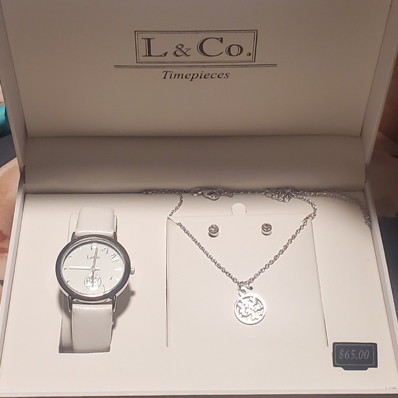 L&Co women's family tree watch set brand new with tags. - Picture 4 of 5